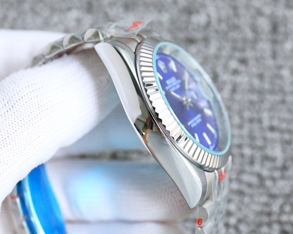 ブランド時計背面デザイン